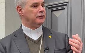 Faith leaders unite at arson-hit synagogue