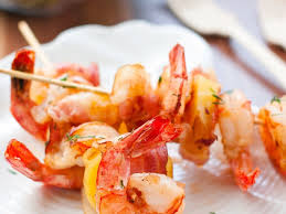 Brochettes De Crevettes Sauce Au Cognac Recette Brochette Crevette Recettes Poissons Et Fruits De Mer Brochette