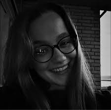 Sasha Malou Petersen i personer