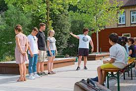 Книга + аудіосупровід das haus an den klippen про привабливу та розумну дівчинку на ім'я валерія. Altensteig Wurtt Popcorn Feiert Mit Ganzer Familie Altensteig Umgebung Schwarzwalder Bote