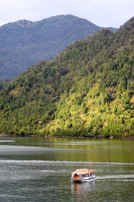 Puerto Chacabuco, Chile – Jonty travels…