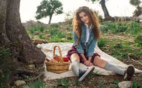 Heidi Romanova : r/KneesockedCelebs