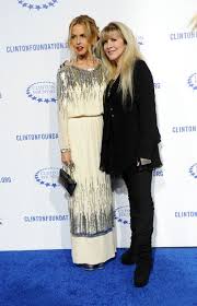 Lindsey buckingham is married to kristen messner. Fleetwood Mac News