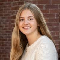 Ellie Nelson's Instagram, Twitter & Facebook