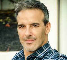 El profesor en clase es insustituible, pero las TIC pueden ayudar  muchísimo”