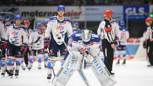 Das team von cheftrainer pavel gross trifft im achtelfinale der champions hockey league auf frölunda hc aus göteborg, vierfacher champion . Chl Adler Mannheim Frolunda Goteborg Live Im Tv Stream