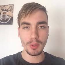 MaDemoiselle White се вклучи во живо.