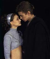 Padme Amidala Natalie Portman Anakin Skywalker Hayden Christensen In Star Wars Episode Ii Attack Of Star Wars Anakin Star Wars Padme Star Wars Geek