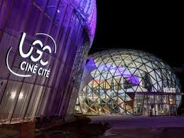 Velizy 2 S Offre Une Extension Et Une Nouvelle Entree De Ville Domes De Verre Salle De Cinema Extension