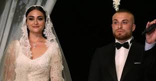 Ertuğrul gazi' nin eşi ve osman bey' in annesidir. Esra Tore Bilgic Gokhan Tore Ile Evli Olmak Bir Gurur Magazin Haberleri Fiskos Haberleri