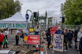 London S Bridges Really Are Falling Down In 2020 Falling Down London Lake Havasu City
