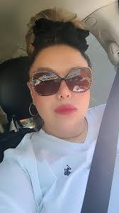 Tina Vee's Instagram, Twitter & Facebook