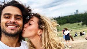 Selfies au naturel, évasion et copains de Koh-Lanta... Le best of Instagram  de Candice