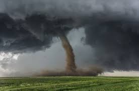 Levante lives in a small city near florence (tuscany, italy) and his life is plain and a bit boring, until the day the twister arrives: Uragano Ciclone E Tornado Qual E La Differenza Le Foto
