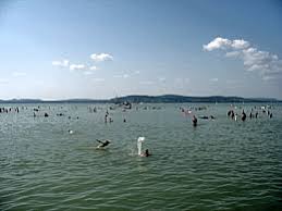 Maybe you would like to learn more about one of these? Balaton Uberschwimmen 2009 In Ungarn Die Auswartige Presse E V