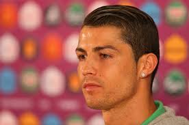 Though he is not a guy who frequently experiments with his crowning. Pin On Football Player