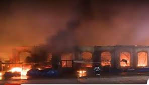 Explorează 160 anunțuri pentru piata 700 timisoara la cele mai bune prețuri. Incendiu Violent In PiaÈ›a Mare Din Oradea Peste 50 De Pompieri Au Intervenit SÄƒ StingÄƒ Focul