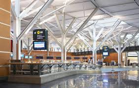 84cdb78394b8c5d959af445fb0501892 Jpg 1208 768 Architectural Columns Light Architecture Airport Design