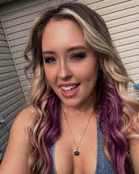 Vicki Ashley's Instagram, Twitter & Facebook