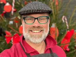 Tonight's Gardeners World features The Copper House garden in Kent. This  modern garden is brimming with colour