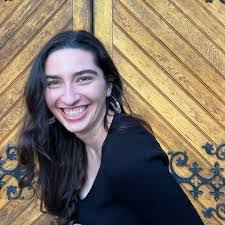 Amy Dewalt's Instagram, Twitter & Facebook