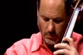 The wonderful Gigue of Bach's 3rd Cello Suite : rustic and with full of  positive energy🪵🌳 I would love to hear more Bach from him! , #garyhoffman  #cellist #Bach