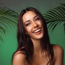 ด้าเคยเป็นคนนึงที่ไม่มั่นใจเวลายิ้ม  แต่ตอนนี้บอกได้เลยค่ะว่ามั่นใจมากเพราะว่าด้าจัดฟันกับคุณหมอ @arabea_dds ที่  @thesmilegalleryphuket @dent.centralclinic คุณหมอเก่งมากเรื่องการจัดฟัน  จากคนที่มีฟันทรงซี่ใหญ่มากจนตอนนี้ด้าสามารถยิ้มได้ตลอดเวลาอย่าง ...