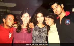 Watch all the latest mtv shows, check out all the biggest and best music videos, and read all the breaking celebrity and entertainment news. A Throwback From The Second And Third Era Of Mtv Vjs Can You Name Them All