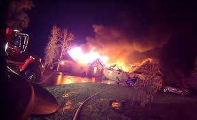 Kelly vaughen reports a small. Crews Spend Hours Battling Blaze At Large Lake House In Huddleston Wfxrtv