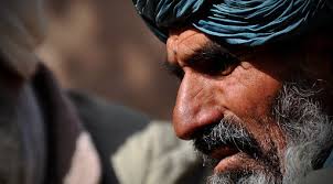 En 2001 los talibanes fueron expulsados del poder en afganistán luego de una invasión de una coalición internacional encabezada por estados unidos. Quienes Son Los Talibanes