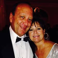 Are there restaurants in Rosemary Beach that can accommodate 20 people?