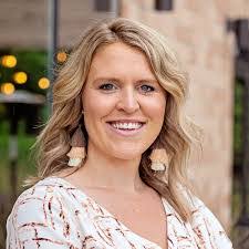 Angela Loper's Instagram, Twitter & Facebook