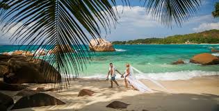 Die bürokratischen hürden für eine trauung auf den seychellen halten sich in grenzen und mit der passenden apostille wird ihre ehe auch in deutschland anerkannt. Heiraten Auf Den Seychellen Alles Infos Fur Eure Hochzeit