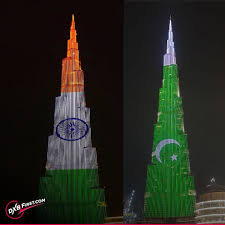 Burj Khalifa Lit Up With Pakistan Indian Flag On The Occasion Of Independence Day On 14th 15th August Respectivel In 2020 Indian Flag Independence Day Burj Khalifa