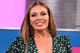 Dolores Catania Debuts a New Curly Hairstyle, Makeup-Free