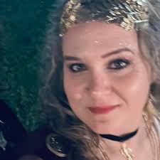 Hello does the freshman building do a homecoming dance as well ???