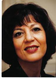 My name is Maria Cristina Nebiolo. My last name is Italian like wine  Nebiolo. I have 35 years and I'm studying English. I love to write letters  in English so I leave