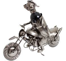 Eine nette geschenkidee zur hochzeit, zum ruhestand, zum einzug, zu gartenm?belgeschenken und vielen. Brubaker Flaschenhalter Motorradfahrer Metall Skulptur Geschenk Mit Geschenkkarte Weinflaschenhalter Dekoration Haus Garten Brubaker Online Shop Europe