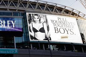 Eva herzigová (born march 10, 1973) is a czech model and actress. Fans Call On England S Footie Stars To Pull Together Just Like Czech Republic S Sexiest Supporter Eva Herzigova 247 News Around The World