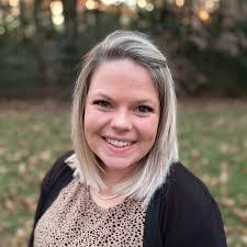 Lynne Hickman's Instagram, Twitter & Facebook