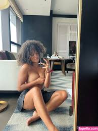 Requests - ItsmenaomiNaomiTrotz | Social Media Girls