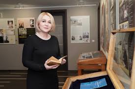 V poslanecké sněmovně se věnuje oblastem bezpečnosti a obrany. Jana Cernochova Na Hon Uz Jen S Luky A Sipy Aneb Bezolovnata Evropska Fobie Ods Obcanska Demokraticka Strana