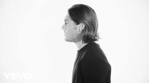 Benjamin daniele wahlgren ingrosso, född 14 september 1997 i danderyd, är en svensk artist, låtskrivare och musikproducent. Smile Benjamin Ingrosso Shazam