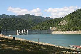 May 21, 2021 · în urmă cu peste 70 de ani, mica localitate curon din tirolul de sud, în nordul italiei, a fost scufundată. Lacul Bicaz Cel Mai Mare Lac Artificial Din Romania Webphoto Ro
