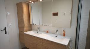 La collection uliana est faite de bois de teck massif résistant à l'humidité afin que vous puissiez vous détendre dans un véritable spa au style oriental sans quitter votre maison. Lucas Meuble Salle De Bain Sur Mesure Bois Massif Atlantic Bain