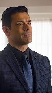 Let our journalists help you make sense of the noise: Riverdale Creator Says Hiram Lodge Will Get Down And Dirty In Season 3 Vanity Fair