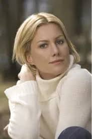 Happy birthday to Alice Evans (born: August 2, 1968) from Hallmark's iconic  🌸The Christmas Card (2006)🎊🎁🎂🎉💐🎈🪅🎏