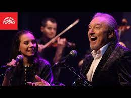 The highest charlotte ella gottová 's charting position is #1 , and the worst ranking place is #483. Karel Gott O Dceri Charlotte V Projevu Je Hotova Zpevacka Idnes Cz