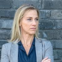 Angela Colombo's Instagram, Twitter & Facebook