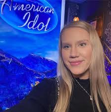 Shauna Haley's Instagram, Twitter & Facebook